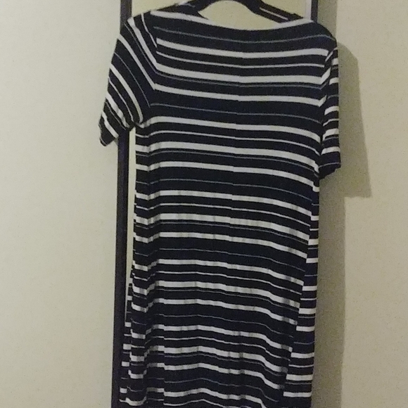 T-shirt dress - Picture 2 of 3